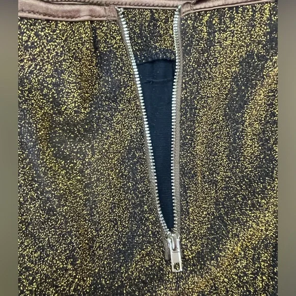 Windsor brown and gold shimmering skirt. Size Medium. - Picture 7 of 9